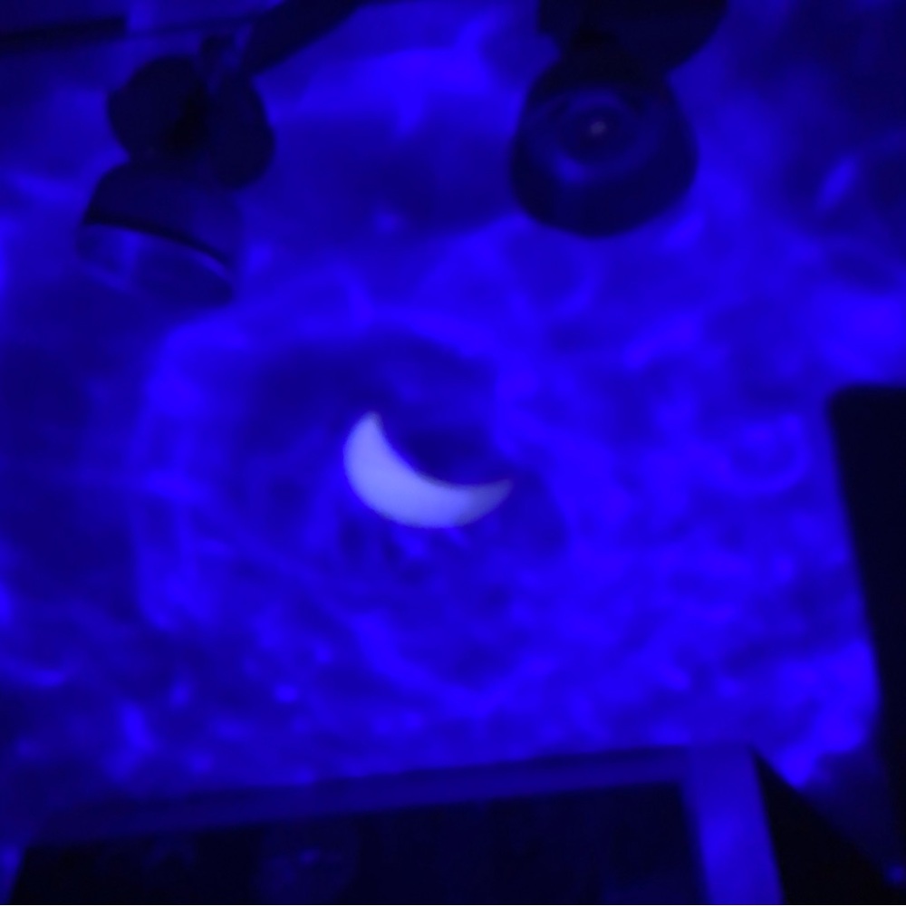VIVITAR LED Night Light USB Charging Projection Skylight Projector - Picture 13 of 16